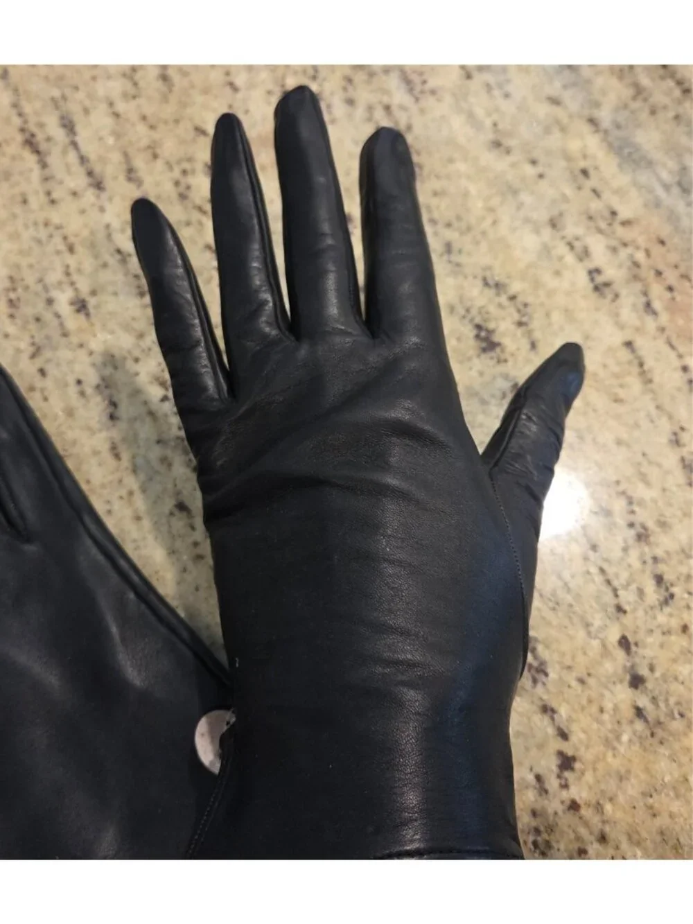 New Vintage Womens Size M 8 Black Soft Leather Lined Gloves Spain